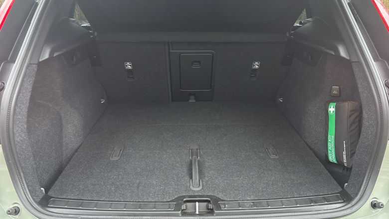 Volvo XC40 2.0 B4P Ultra Dark 5dr Auto Petrol Estate